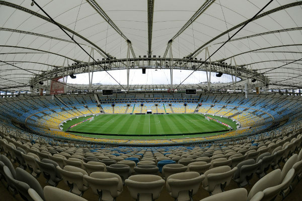 Stadion Maracanã setelah renovasi terakhir dan berkapasitas 78 ribu orang. [1]