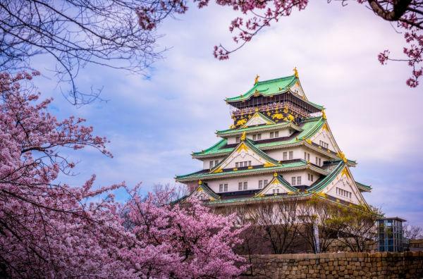 Hrad Osaka je pohlednicí provincie Osaka.