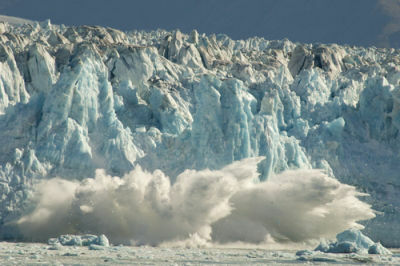 En av de sentrale sakene i kontroversen er konsekvensene av smelting av isbreer