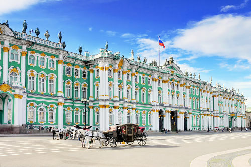 Vinterpalasset, hjemmet til de russiske tsarene og stedet der Bloody Sunday fant sted i 1905