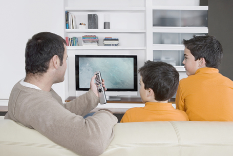 टेलीविजन और बच्चे: इस रिश्ते के क्या निहितार्थ हैं?
